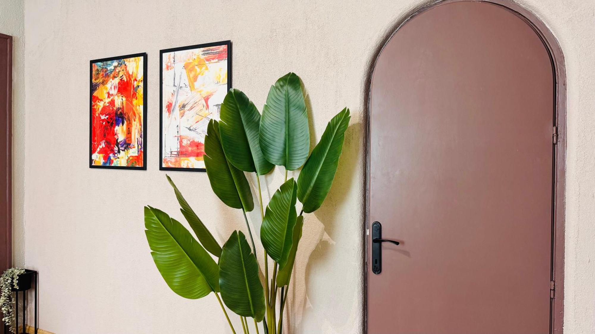 Ideal Home - Spacious & Modern Accommodation Near Unirii Square Bucharest Room photo