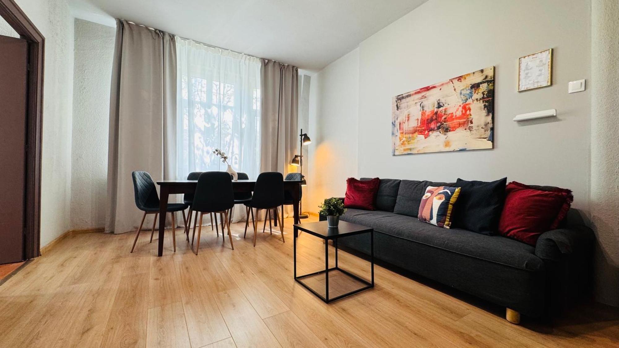 Ideal Home - Spacious & Modern Accommodation Near Unirii Square Bucharest Exterior photo