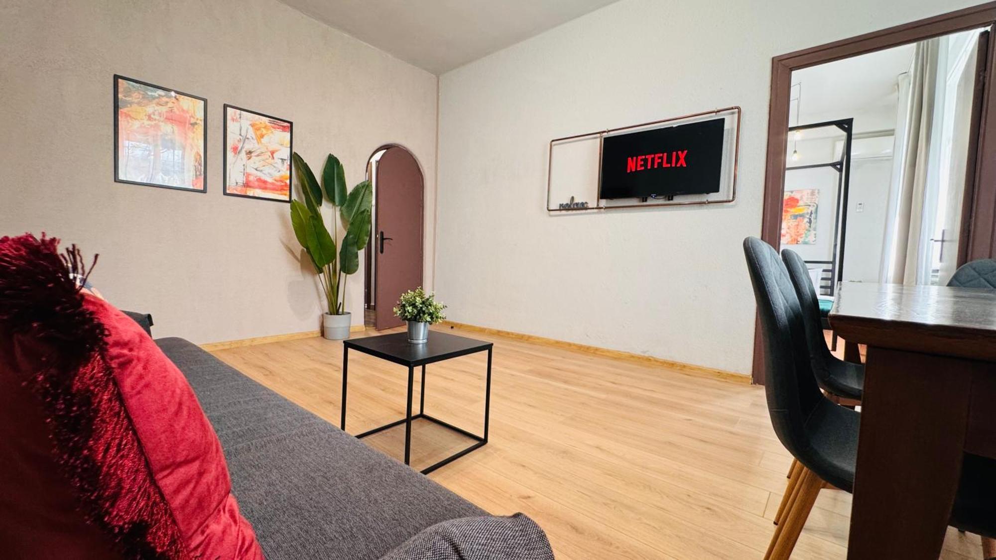 Ideal Home - Spacious & Modern Accommodation Near Unirii Square Bucharest Room photo
