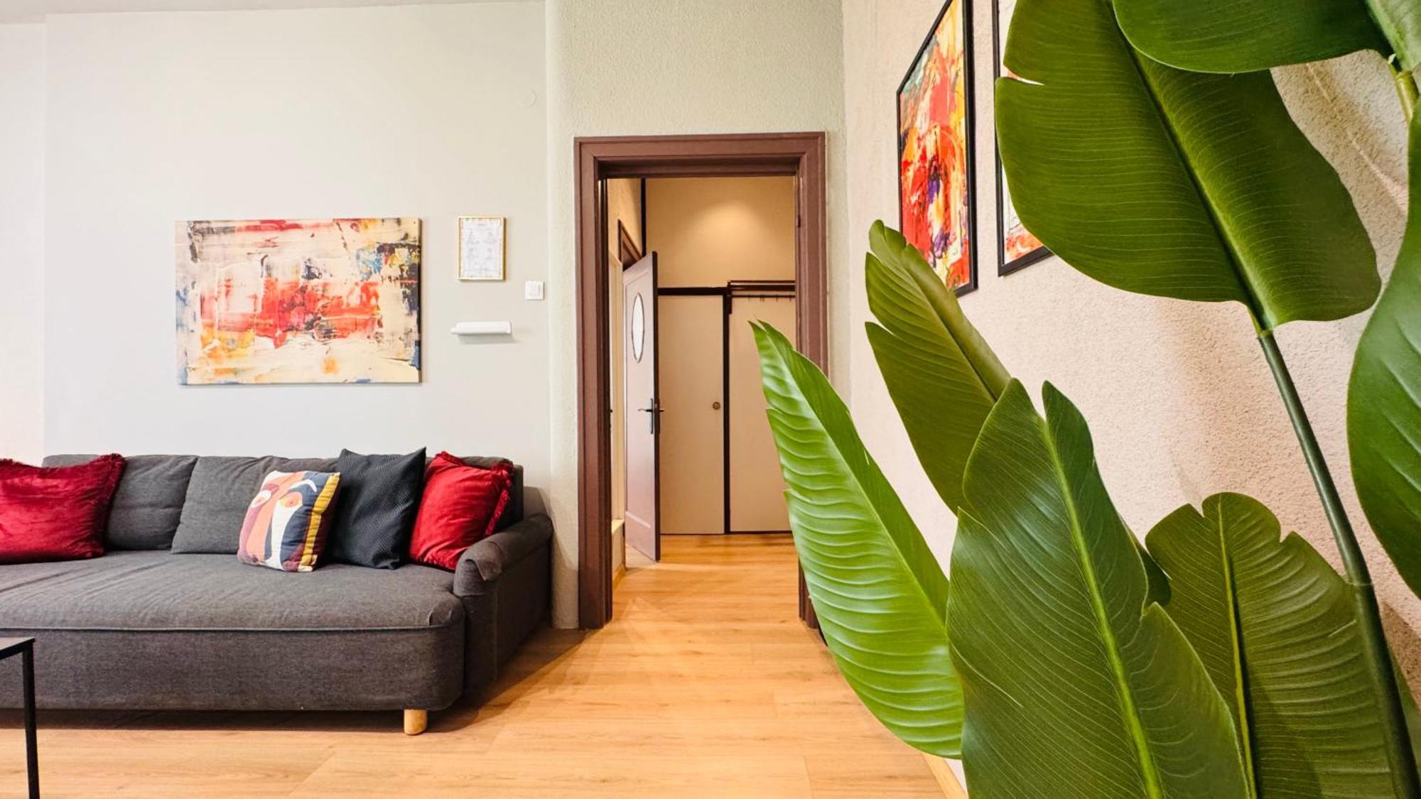 Ideal Home - Spacious & Modern Accommodation Near Unirii Square Bucharest Room photo