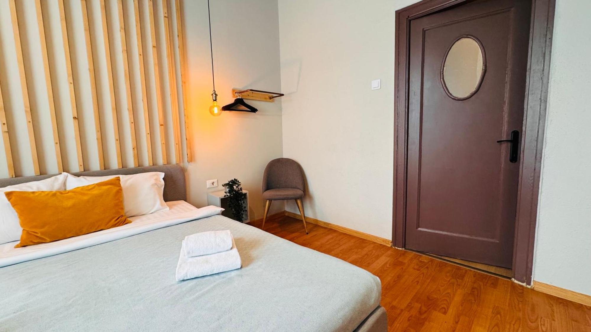 Ideal Home - Spacious & Modern Accommodation Near Unirii Square Bucharest Room photo